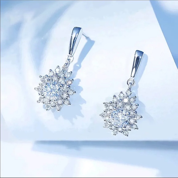 New Women’s Silver Plated Drop Diamond Earrings - Picture 2 of 6